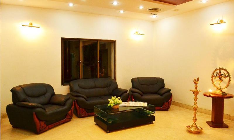 Hotel Riverside Resort And Spa Kumbakonam Exterior foto